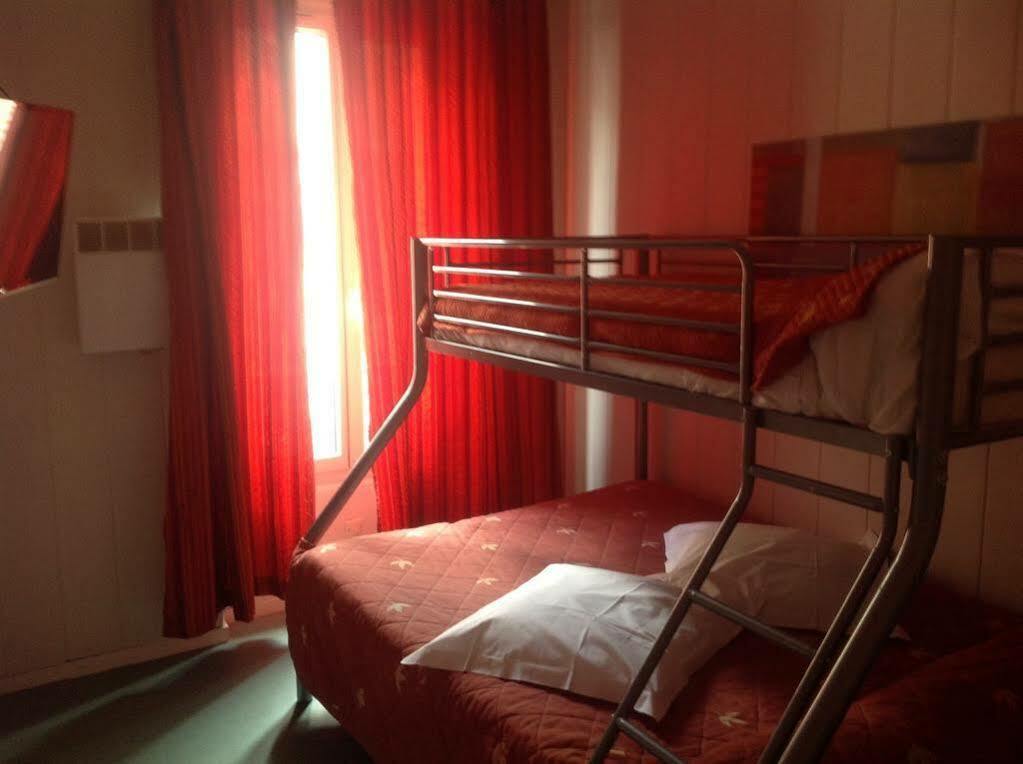 Untalented Hotel - Villette Paryż Zewnętrze zdjęcie